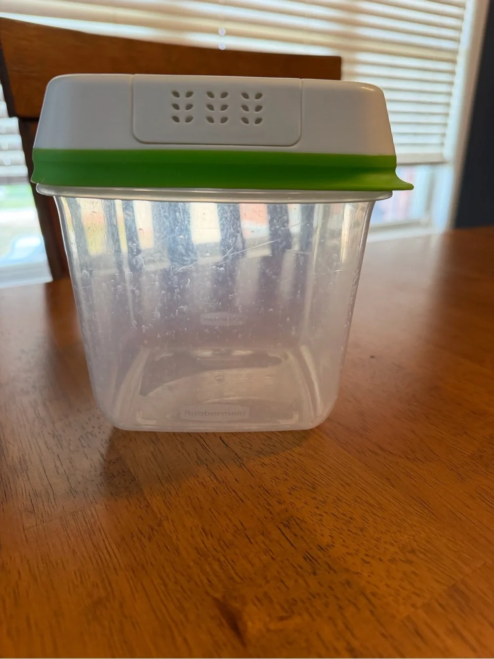 Rubbermaid FreshWorks Produce Saver Food Storage Container, Small & Medium
